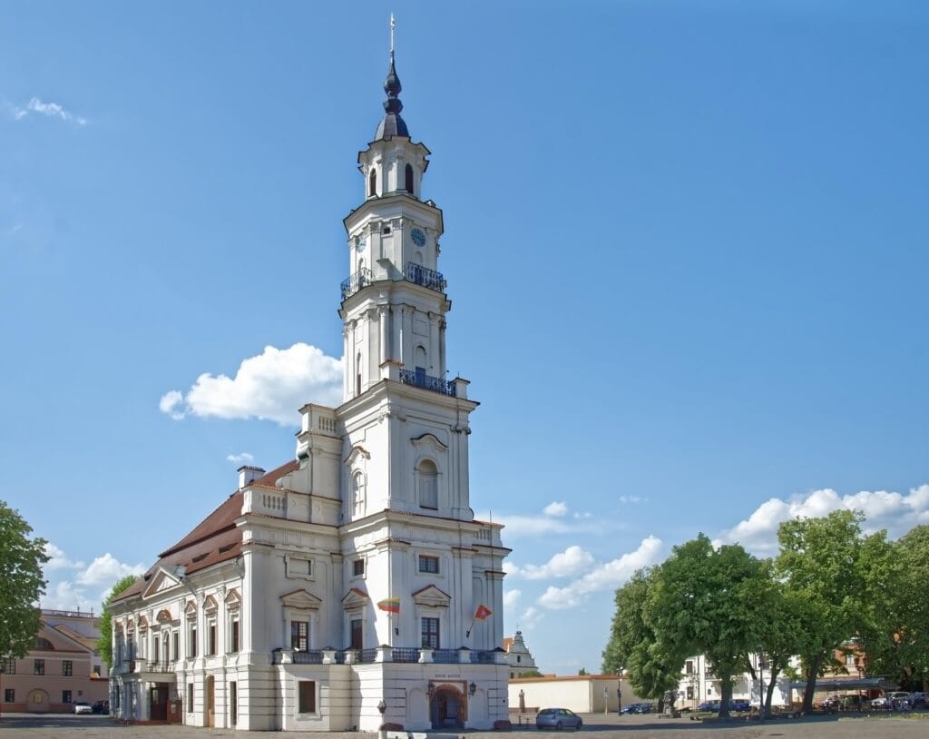 Ratusz w Kownie – serce litewskiego miasta